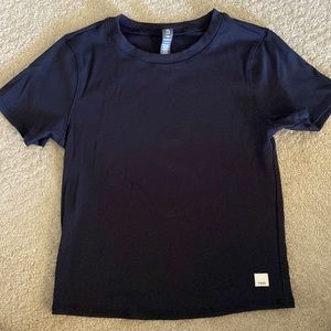 Women’s Vuori Mudra Fitted Tee- size Mefium, black. New, no tags